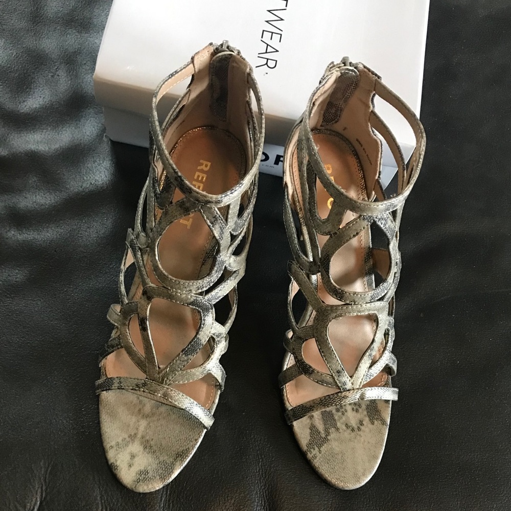 Ladies size 9 1/2 Sandals